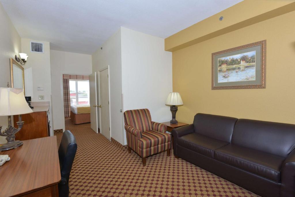 Country Inn & Suites by Radisson Valdosta GA Main image 2